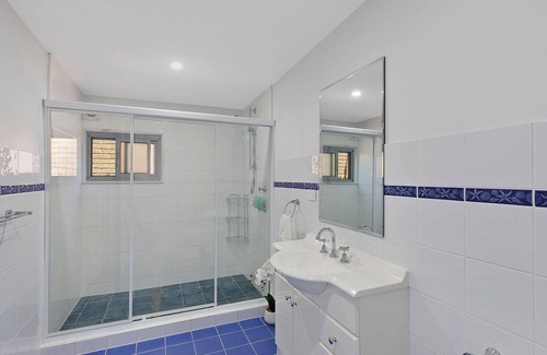 Forresters Beach House | Beach Breeze - Forresters Beach