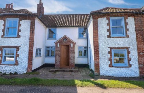 Cley next the Sea House | Beach Cottage