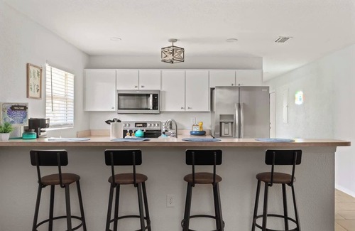 Whitney Beach Villa | Beach Days Await: Cozy 3BR/2BA just 3 miles to the Gulf, AMI, IMG, & More!