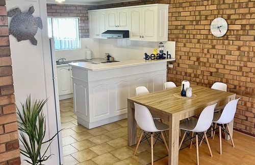 Silver Sands House | Beach Daze, Silver SandsnRelax & enjoy.one street from beach