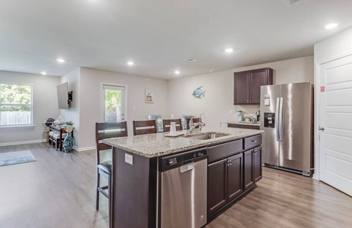 Long Beach House | Beach Dream Home with room for the family