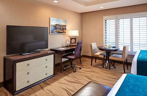 Village of La Jolla Hotel | Beach Escape! Four Pet-Friendly Units, Near Wipeout Beach