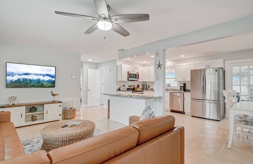 Walsingham House | Beach Escape: King Bed + Game Garage Near IRB
