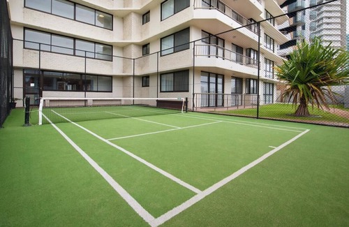 Coolangatta Apartment | Beach Front Apart. Coolangatta sleep 6 avail 27th Dec. 2025 to 10thJan. 2026.