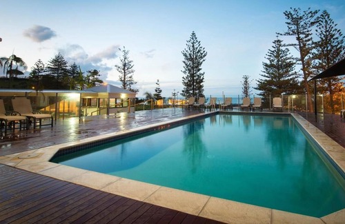 Coolangatta Apartment | Beach Front Apart. Coolangatta sleep 6 avail 27th Dec. 2025 to 10thJan. 2026.