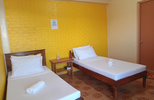 Basco House | Beach Front Bed & Dine