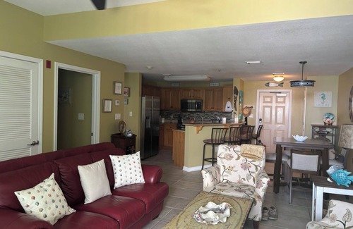 Fort Morgan Condo | Beach front gated 2-bedroom condo on Fort Morgan Rd in beautiful Gulf Shores, AL