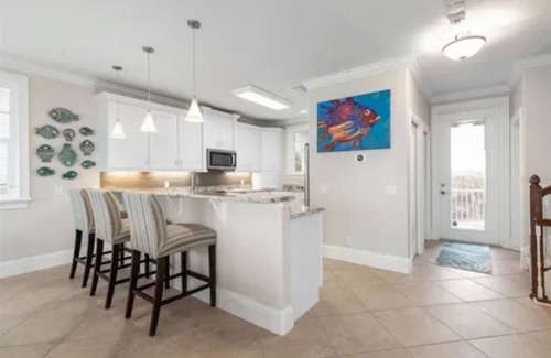 Painters Hill House | Beach Front House - Game Room - Outdoor Dining - Bunk Beds