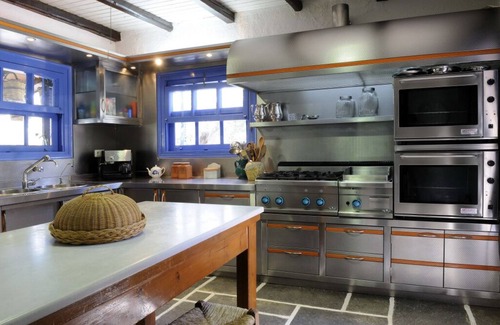 Pella Region Villa | Beach Front, Romantic Escape, Breathtaking Views, 'Pieds dans L'eau', & More