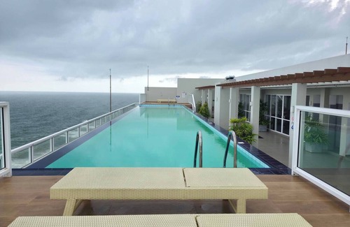 Uswetakeiyawa Apartment | Beach Front studio luxury apartment