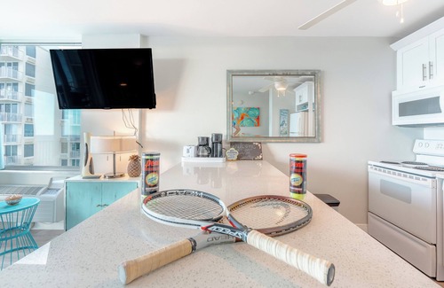 South Island Condo | ☀️ Beach Front with Great Amenities - Estero Beach & Tennis 807-C ☀️