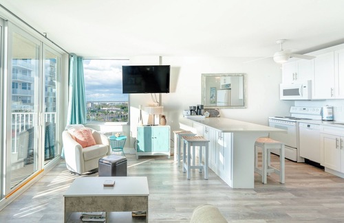 South Island Condo | ☀️ Beach Front with Great Amenities - Estero Beach & Tennis 807-C ☀️