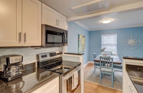 Palmetto Dunes House | Beach Getaway 2BR w/Pool + Modern Comforts