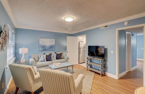 Palmetto Dunes House | Beach Getaway 2BR w/Pool + Modern Comforts