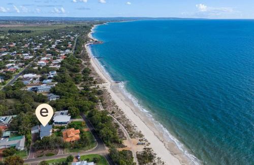 Broadwater House | Beach Haven - A Year-Round Retreat by the Sea