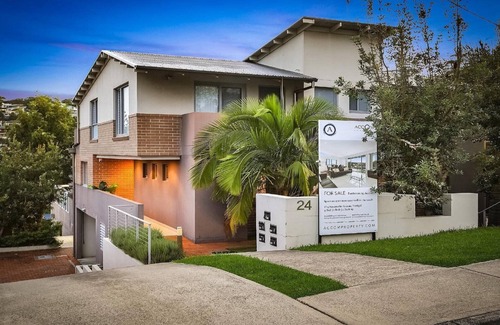 Terrigal Apartment | BEACH HAVEN | Close to beach , WIFI | Accom Holidays