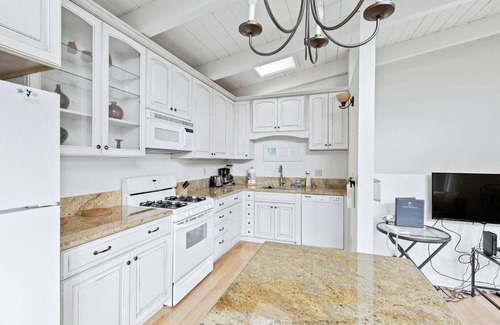Aptos House | Beach home just a few steps away from Rio Del Mar Beach!