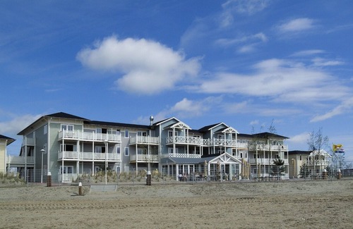 Municipality of Hellevoetsluis Apartment | Beach Hotel Bliss for Two