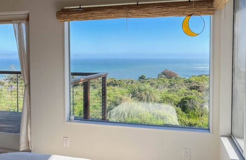 Bolinas House | BEACH HOUSE WITH EPIC VIEWS - cedar hot tub, curated interior
