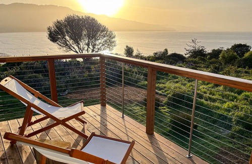 Bolinas House | BEACH HOUSE WITH EPIC VIEWS - cedar hot tub, curated interior