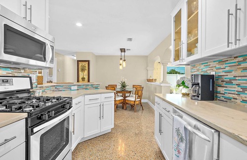 Raymonde Shores House | Beach house with Pool! Seconds to the Ocean and the River