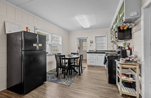 Emerald Isle Cottage | Beach King Size suite cottage B retreat with 2 queen size bunks