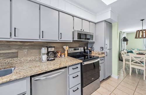 Gulf Shores House | Beach & lagoon access on beautiful W. Beach