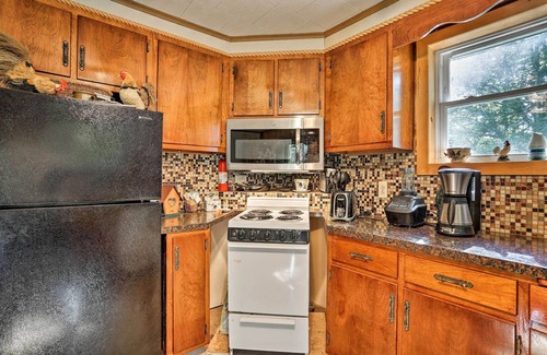 Beach Lake Cabin | Beach Lake Cabin on Delaware River w/Sunroom!