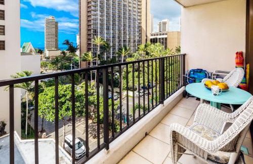 Waikiki Apartment | Beach Lover's Haven, Cozy Condo with Ocean Views and Free Parking