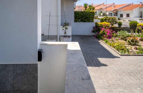 Praia de Santa Cruz Apartment | Beach Nest