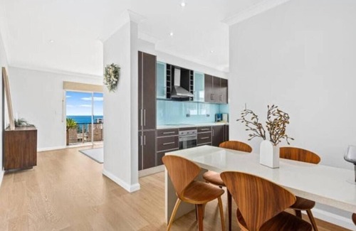 Wollongong CBD Apartment | Beach Pad at North Wollongong