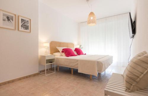 Denia Apartment | Beach Paradise Flat in Denia Centre w/Large Pool