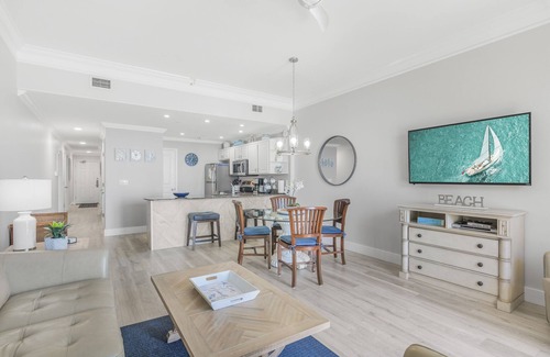 Miramar Beach Condo | BEACH RETREAT 208 - Ocean Front, Pet Friendly, 5 Star Ratings!