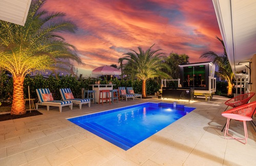 Englewood House | Beach Retreat, Pool, Families, Bachelorette, Sleeps 12,Golf Cart, Cold Plunge