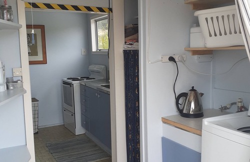 Whangarei Heads House | Beach Shack at Taurikura Bay