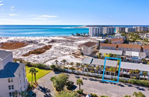 Holiday Isle House | Beach Side Destin Retreat