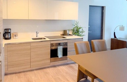 Hollywood Condo | Beach stay|rooftop pool|Hollywood Beach