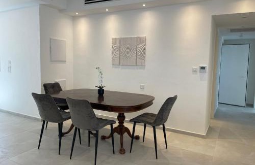 Ashkelon Apartment | Beach Suite Israel - 12th Floor Marina & Beach Views 3 Bedrooms ביץ סוייט ישראל של אשקלון - דירת נופש קומה 12 נוף מאלף למרינה וים, 3 חדרי שינה