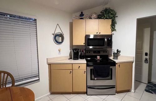 Palm Harbor Villa | Beach theme 2-bed villa WiFi in Palm Harbor HONEYMOON ISLAND Pinellas trail