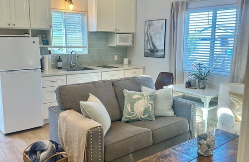 Morro Bay Cottage | beach tract 2 blocks to beach with roof top deck!