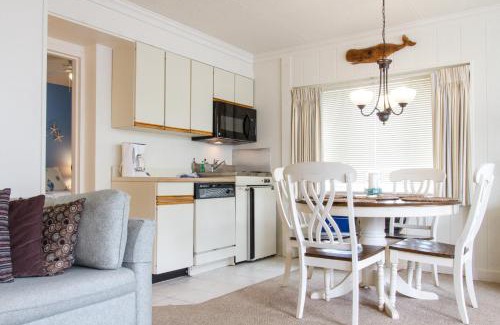 Avalon Apartment | Beachcomber Resort