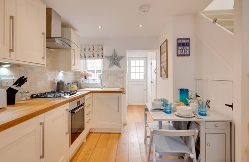 Aldeburgh House | Beachcomber - Two Bedroom House, Sleeps 4