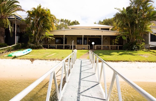 Gold Coast House | Beached At Straddie - Island retreat on Sth Stradbroke Island -boat access only