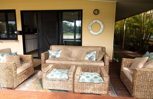 Gold Coast House | Beached At Straddie - Island retreat on Sth Stradbroke Island -boat access only
