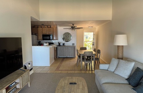 Central Malibu Condo | Beachfront 2-bed resort style condo in Malibu with community fitness room, pool.