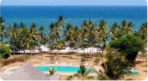 Diani Beach Apartment | BeachFront 2 bedroom Apartment with WiFi&Netflix
