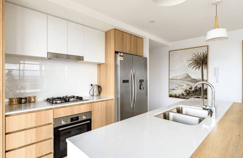 Palm Beach Apartment | Beachfront Access & Rooftop Pool Views 2BR