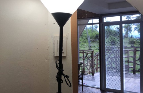 Pinamungajan Cottage | Beachfront and a stunning view of an island