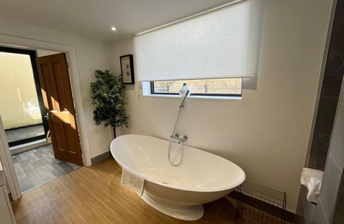 Penarth Hotel | Beachfront Balcony Oasis Room