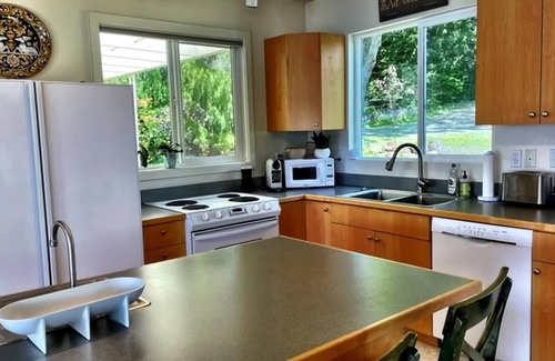 Vashon Island Cottage | Beachfront Bliss: Your Private Escape on Vashon Island